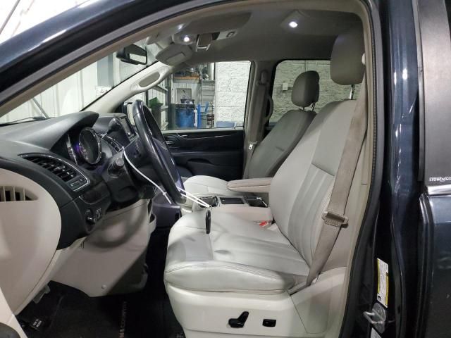 2013 Chrysler Town & Country Touring