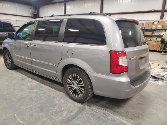 2013 Chrysler Town & Country S