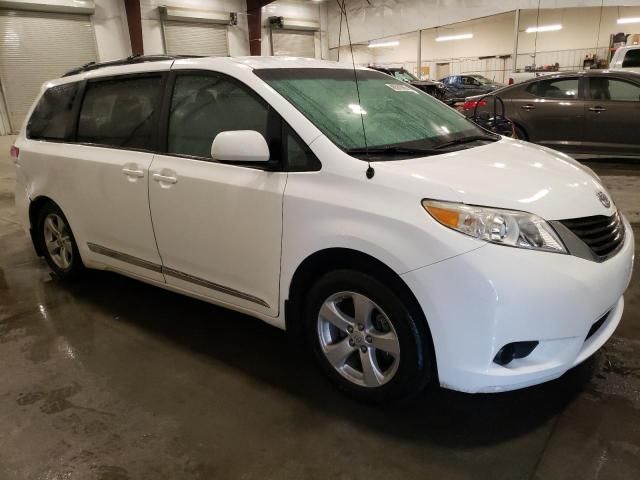 2013 Toyota Sienna LE