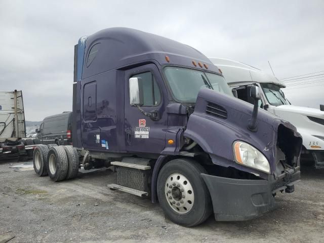 2015 Freightliner Cascadia 113