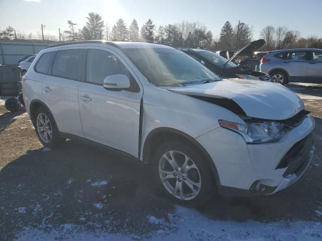 2015 Mitsubishi Outlander SE