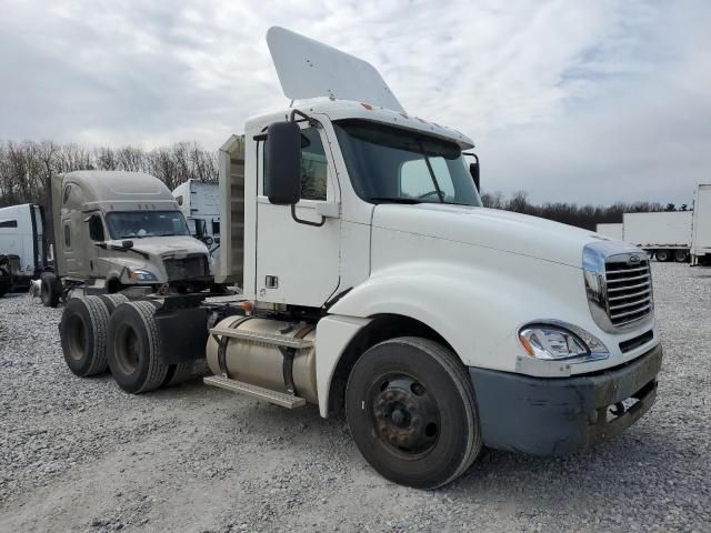 2015 Freightliner Columbia 120 Semi Truck