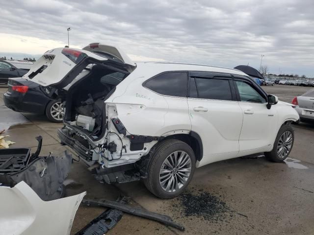 2021 Toyota Highlander Hybrid Platinum