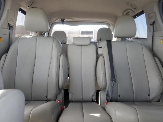 2013 Toyota Sienna XLE