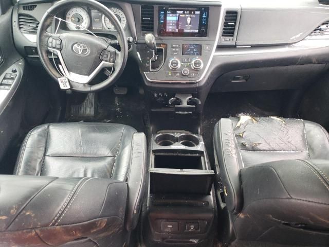 2016 Toyota Sienna SE