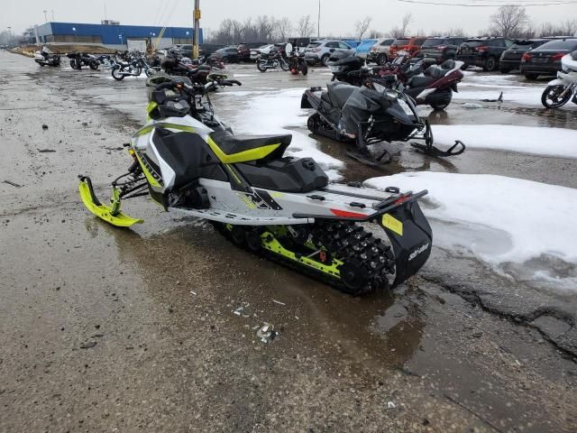 2018 Skidoo 2018 Skidoo Renegade