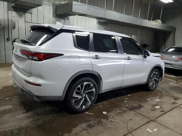 2022 Mitsubishi Outlander ES