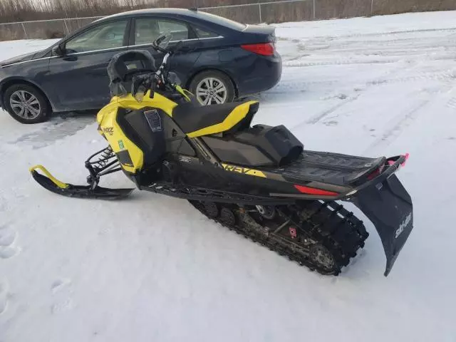 2020 Skidoo 2020 Skidoo Snowbmobil