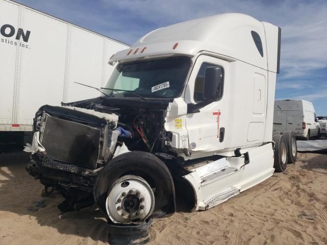 2020 Freightliner Cascadia 126