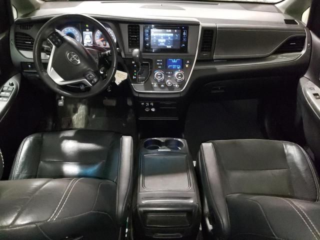 2017 Toyota Sienna SE