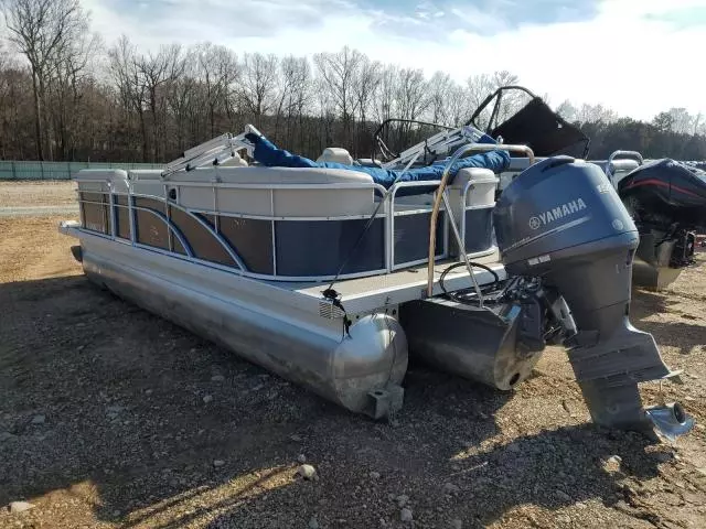 2015 Bennington Marine 22SSRX