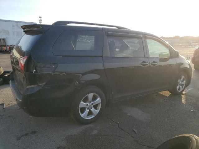 2016 Toyota Sienna LE