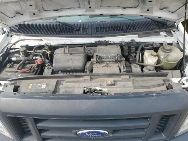 2021 Ford Econoline E350 Super Duty Cutaway Van