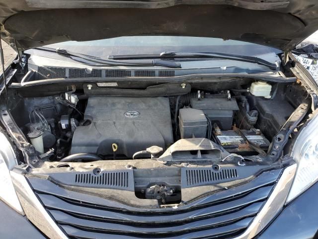 2015 Toyota Sienna LE