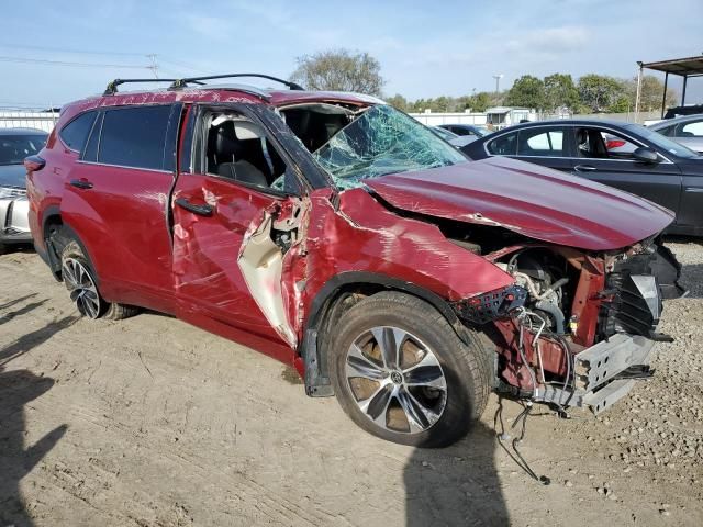 2022 Toyota Highlander XLE