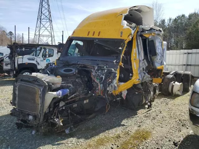 2024 Freightliner Cascadia 126