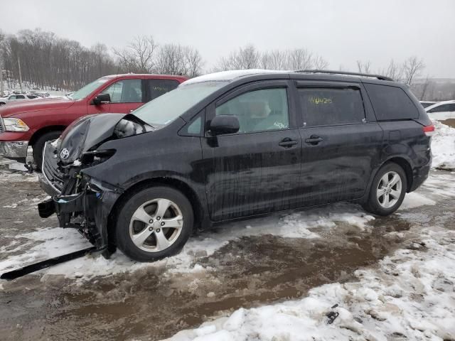 2011 Toyota Sienna LE