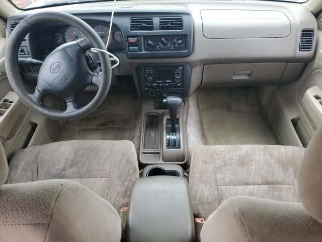 2000 Nissan Frontier Crew Cab XE