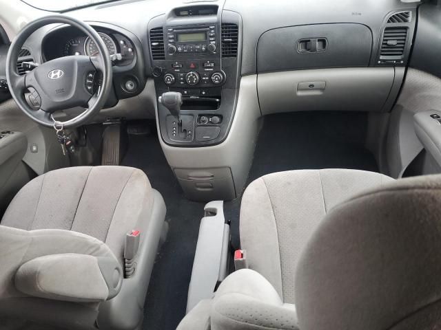 2008 Hyundai Entourage GLS