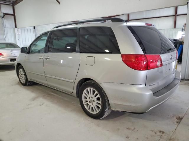 2010 Toyota Sienna XLE