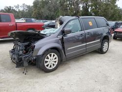 Carros salvage para piezas a la venta en subasta: 2016 Chrysler Town & Country Touring