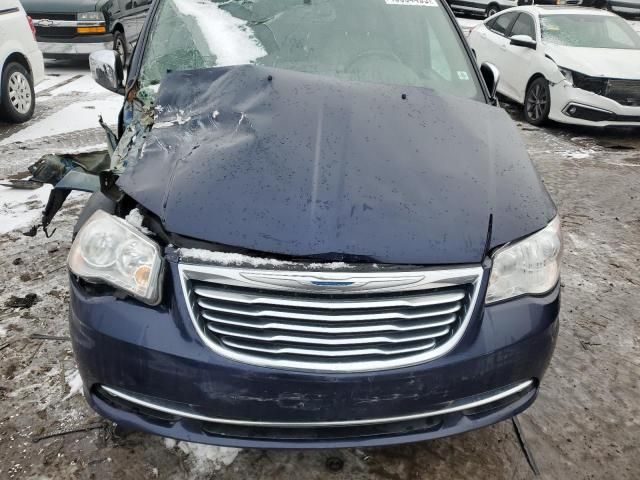 2016 Chrysler Town & Country Touring L