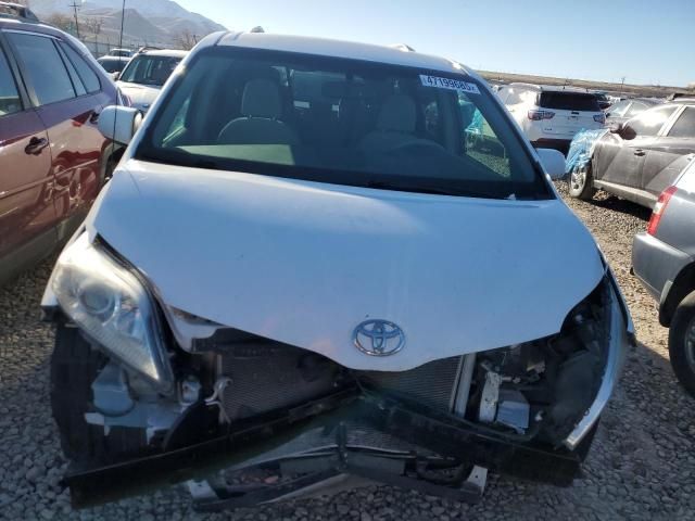 2013 Toyota Sienna LE