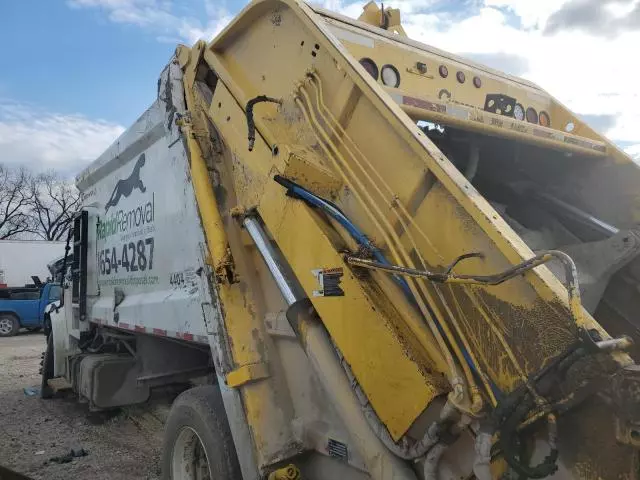 2019 Freightliner Business Class M2 106 Refuse Truck