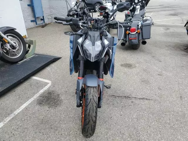 2024 KTM 390 Duke