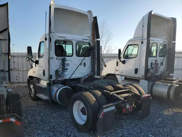 2015 Freightliner Cascadia 125