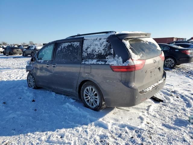 2017 Toyota Sienna XLE