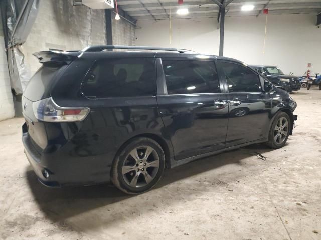 2015 Toyota Sienna Sport