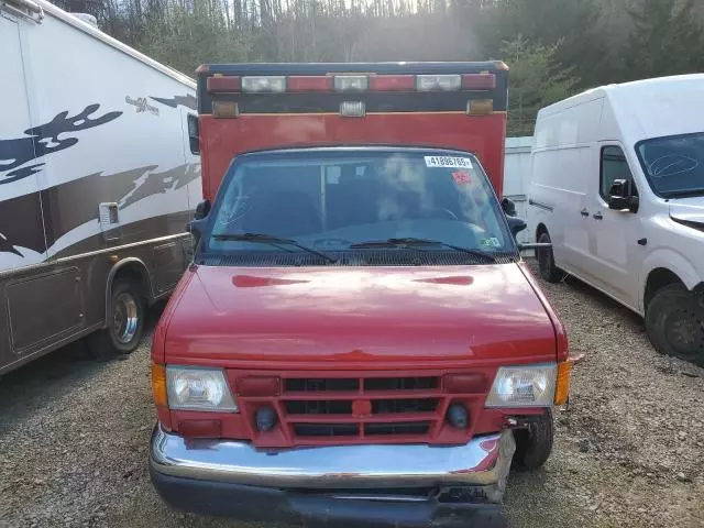 2003 Ford Econoline E450 Super Duty Cutaway Van