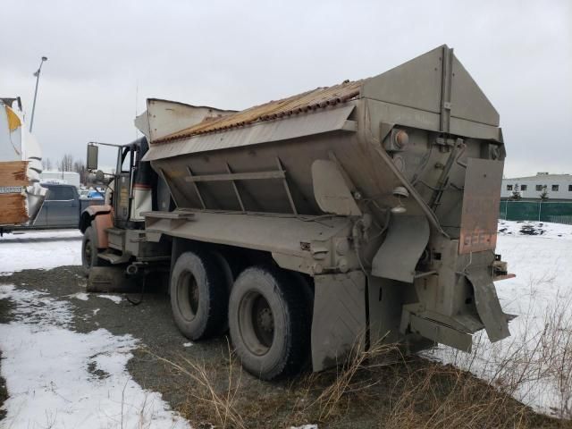 1996 Freightliner Conventional FLD120