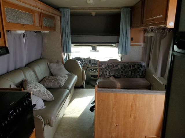 2009 Winnebago 2009 Ford Econoline E450 Super Duty Cutaway Van