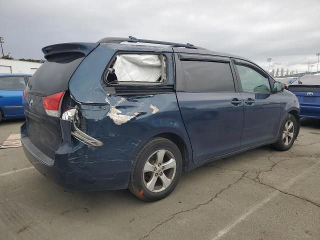 2011 Toyota Sienna LE