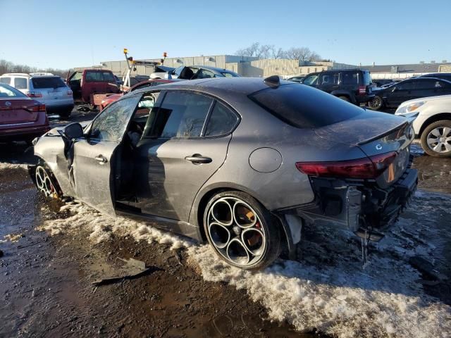 2022 Alfa Romeo Giulia Super