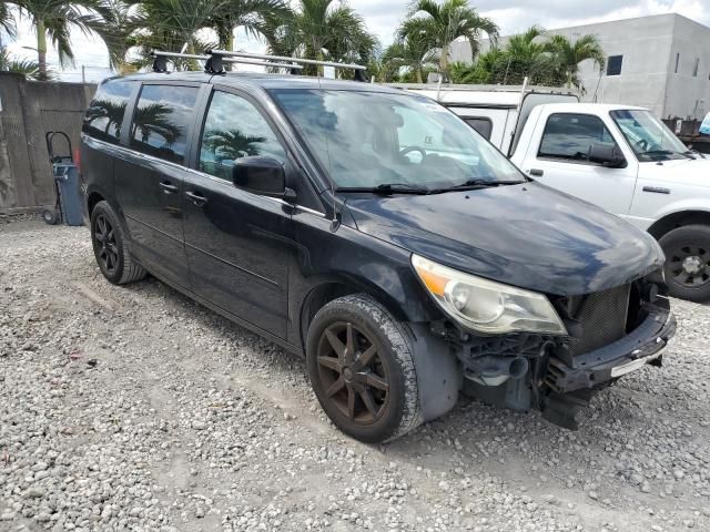 2010 Volkswagen Routan SE