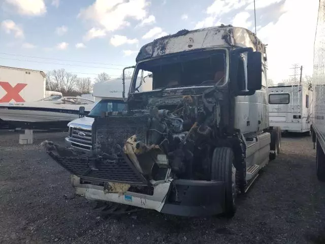 2015 Volvo VNL Semi Truck