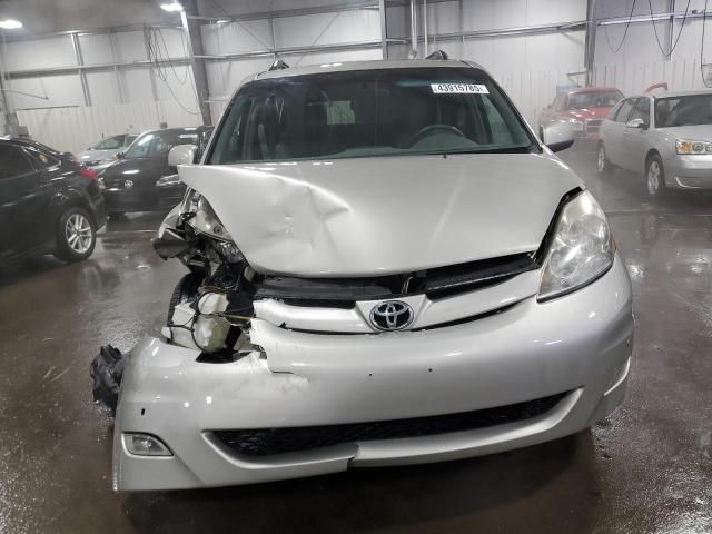 2010 Toyota Sienna XLE