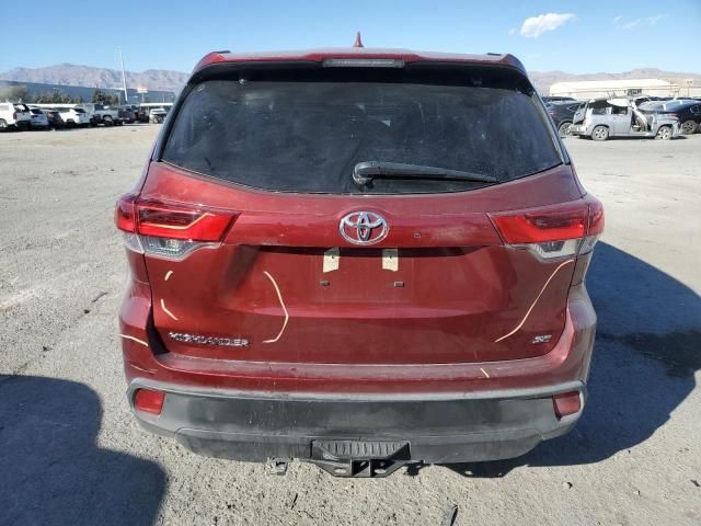 2017 Toyota Highlander SE