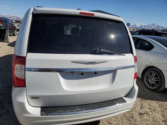 2016 Chrysler Town & Country Touring