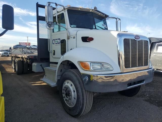 2014 Peterbilt 348 Flatbed Truck