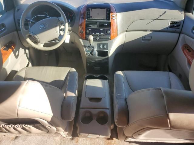 2010 Toyota Sienna XLE