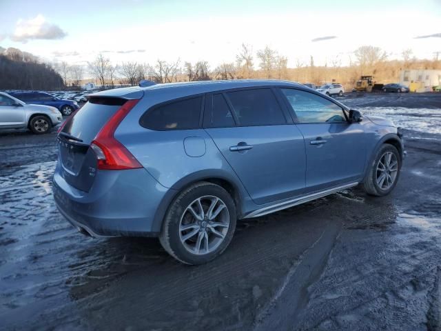 2018 Volvo V60 Cross Country Premier