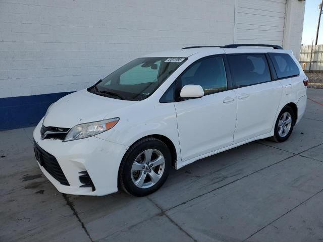 2019 Toyota Sienna LE