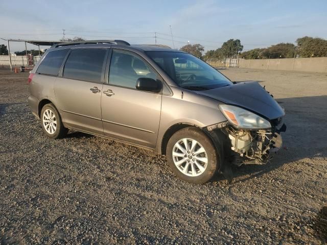 2005 Toyota Sienna CE