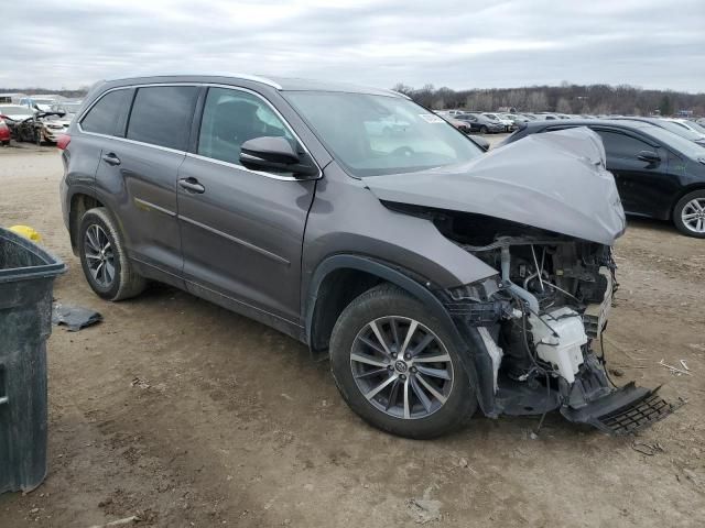 2017 Toyota Highlander SE