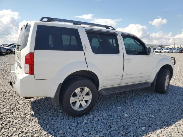 2005 Nissan Pathfinder LE