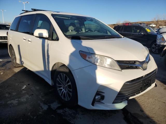 2018 Toyota Sienna XLE